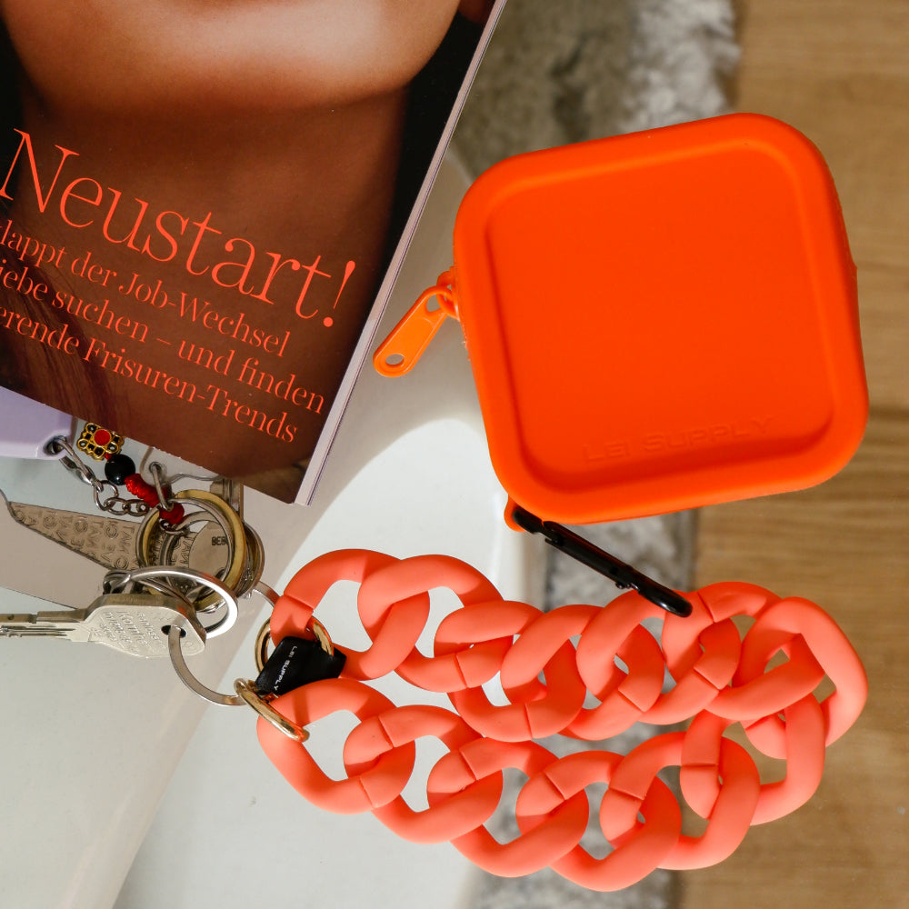 Neon Orange - BAGZ - supersoftes Minibag mit Karabiner in orange