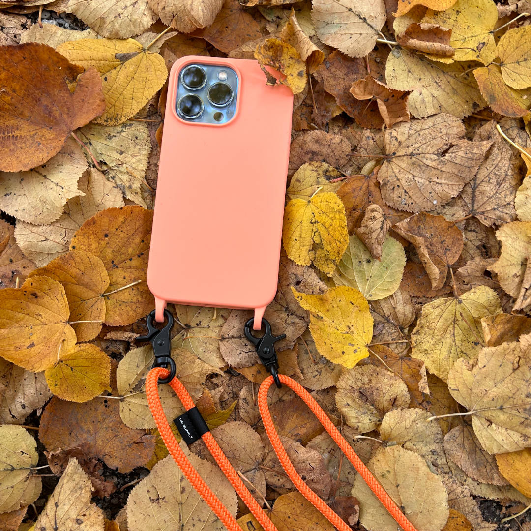 Peach Case - Handyhülle in orange mit Silikonösen